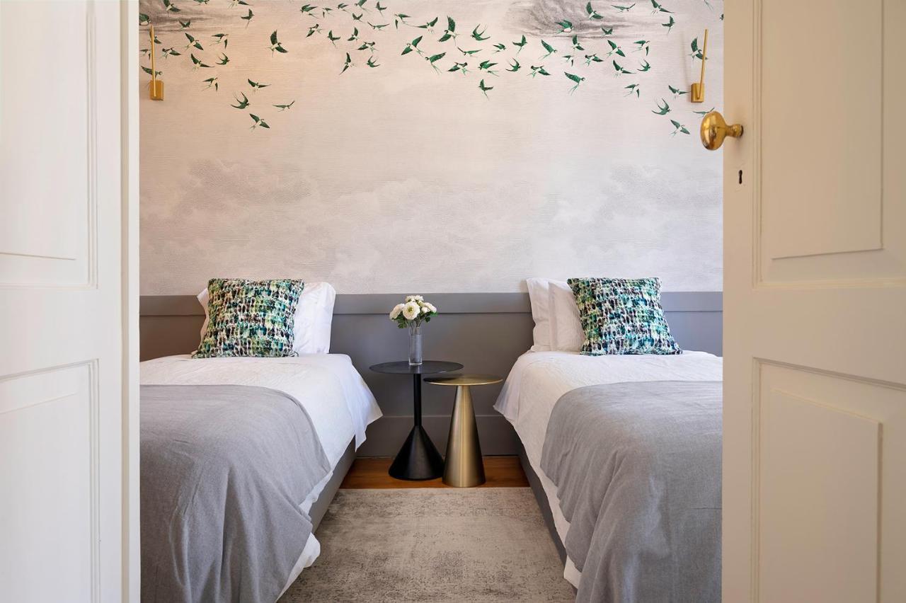 Historic Apartment At Cardosas With Balcony Porto Buitenkant foto