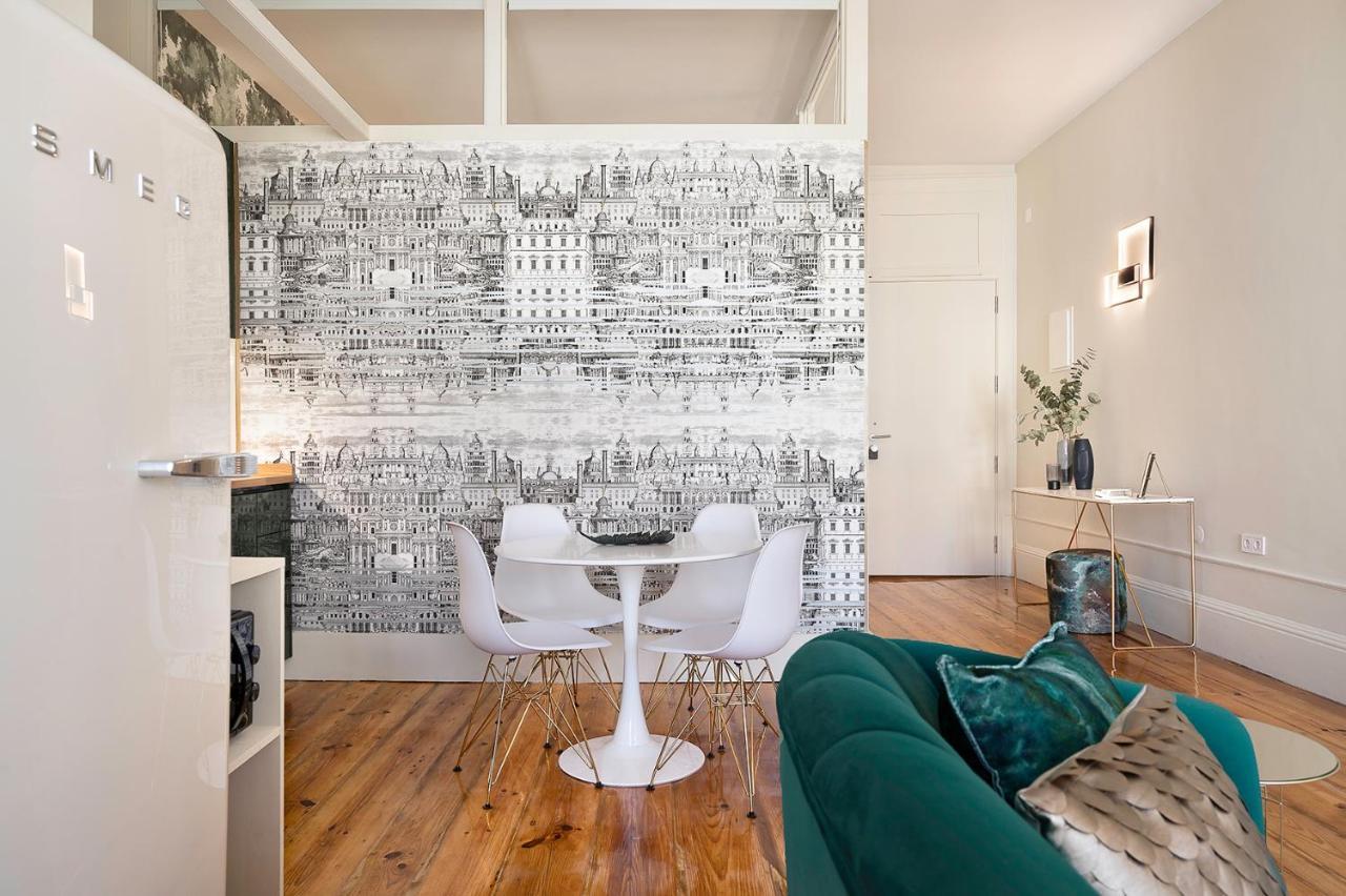Historic Apartment At Cardosas With Balcony Porto Buitenkant foto