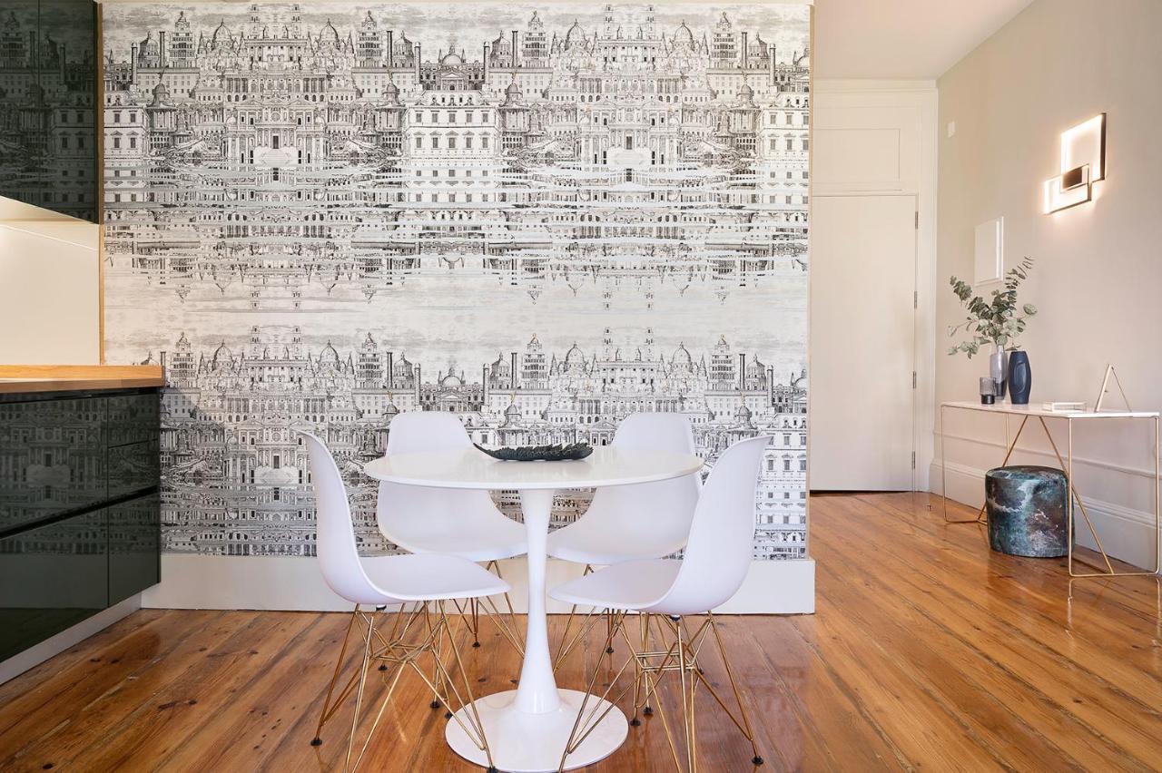 Historic Apartment At Cardosas With Balcony Porto Buitenkant foto