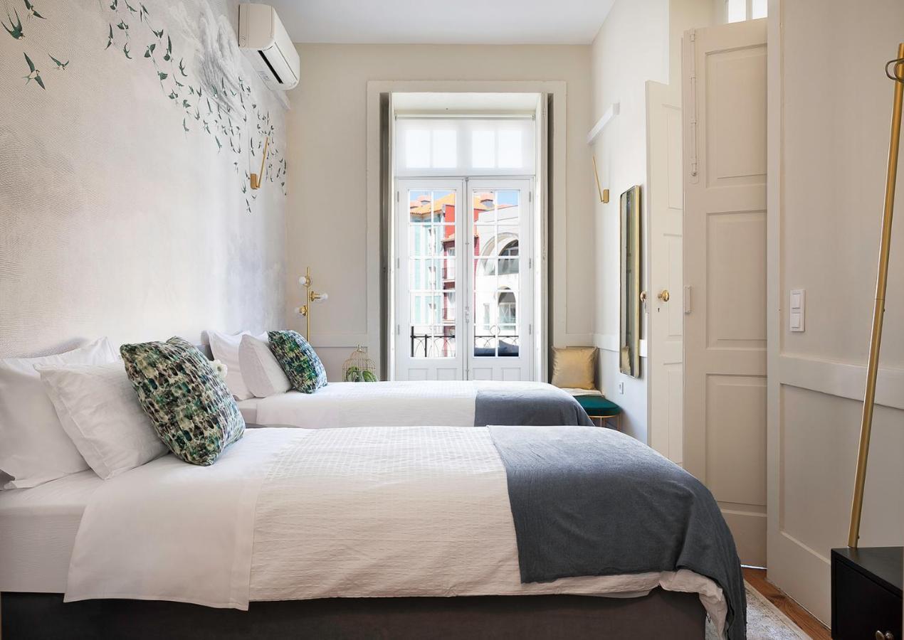Historic Apartment At Cardosas With Balcony Porto Buitenkant foto