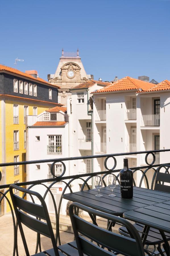 Historic Apartment At Cardosas With Balcony Porto Buitenkant foto
